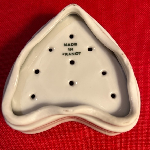 Heart Shaped Cheese Mould, White Porcelaine (Vintage, from France) - Picture 8 of 11
